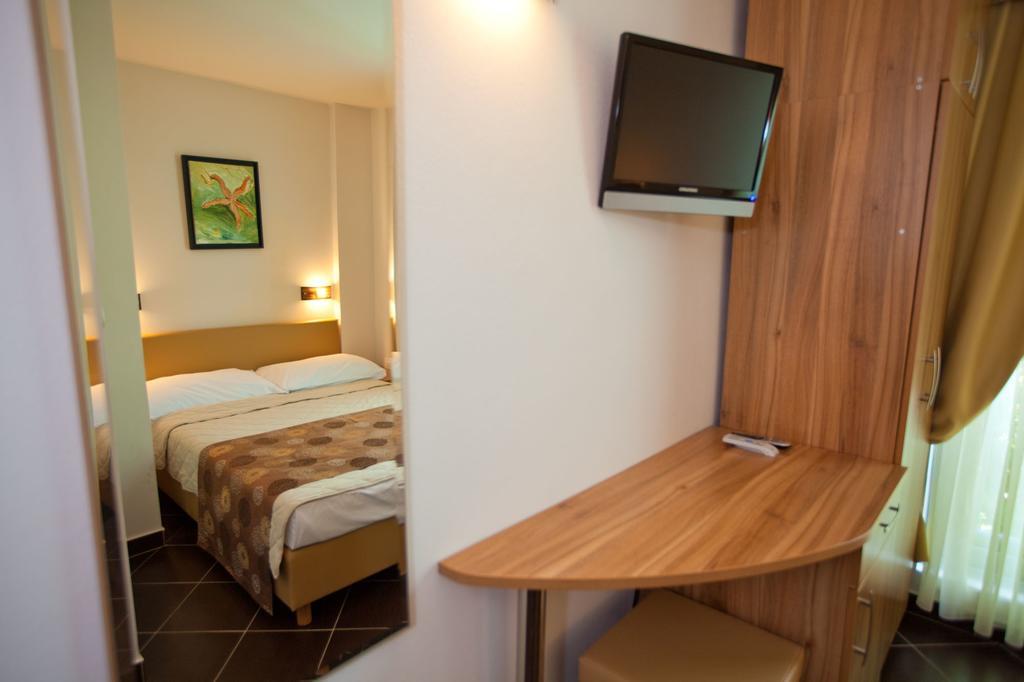 Hotel Sirena Podgora Dış mekan fotoğraf